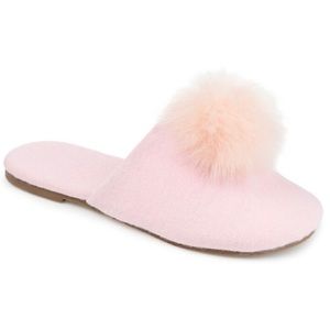 NWT Saks Fifth Ave Pink Fluffy Slippers